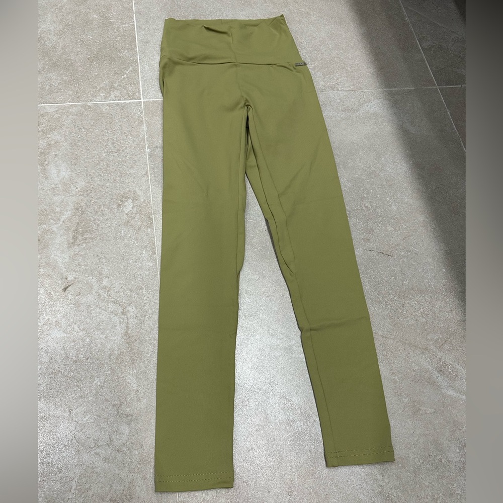 ECHT high waisted leggings with scrunch